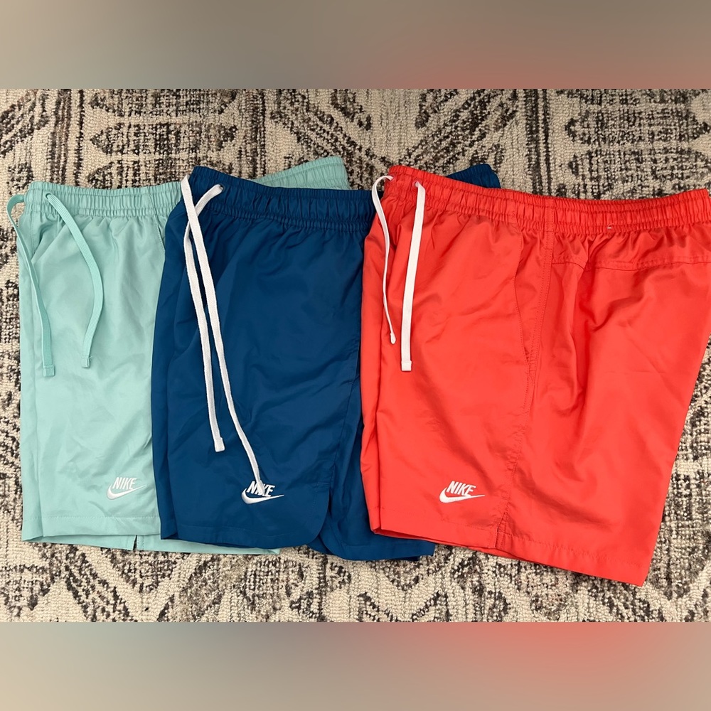 Nike Men's Woven Lined Flow Shorts
